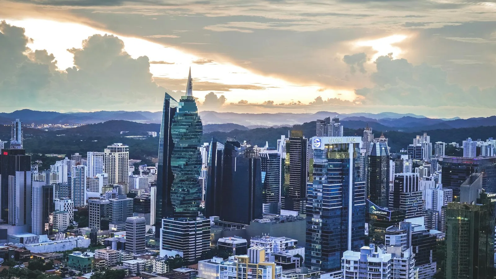 Asien-Pazifik führend im intelligenten Zahlungsverkehr: Was Schweizer Finanzdienstleister wissen müssen