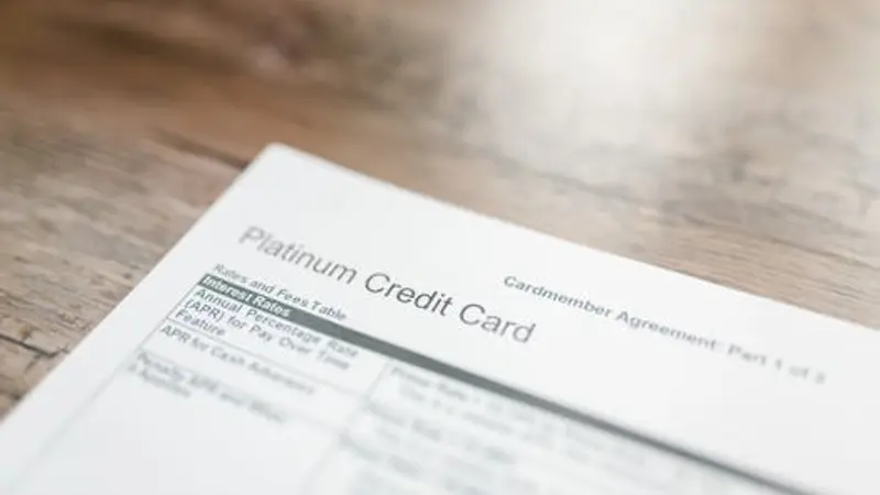 Robinhood takes on Amex with $695-a-year platinum credit card